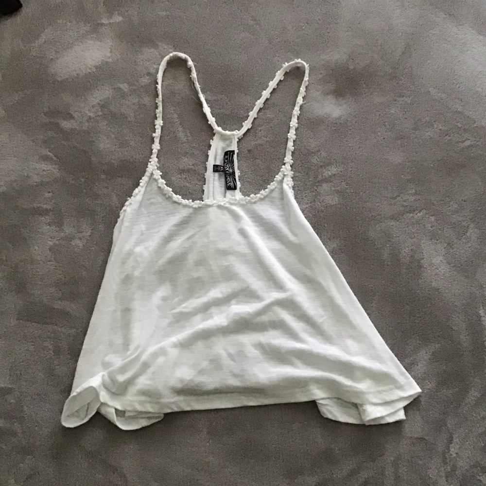 Flower lined tank top